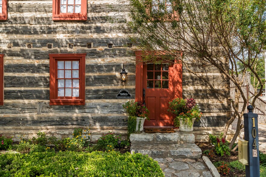 More Photos Of 104 E Austin St, Fredericksburg Storefront Retail Residential For Sale