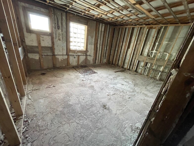More Photos Of 2400 Delachaise St, New Orleans Specialty For Sale