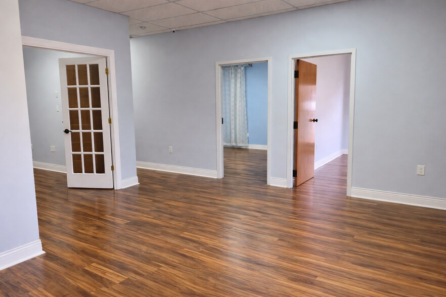 More Photos Of 31-33 Murray Guard Dr, Jackson Office For Lease