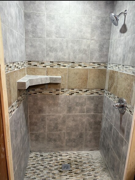 More Photos Of 1172 N Gaskill St, Huntsville Freestanding For Sale