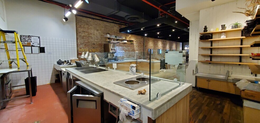 More Photos Of 17 E 17th St, New York Apartments For Lease