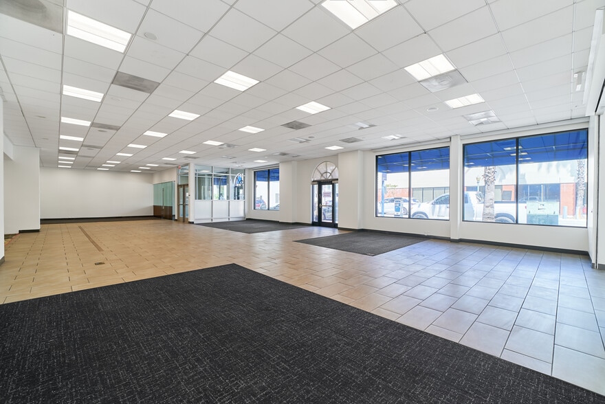 More Photos Of 108 W 3rd St, Long Beach Restaurant For Lease