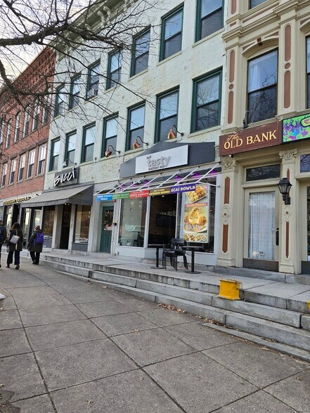 Primary Photo Of 141 Main St, Northampton General Retail For Lease