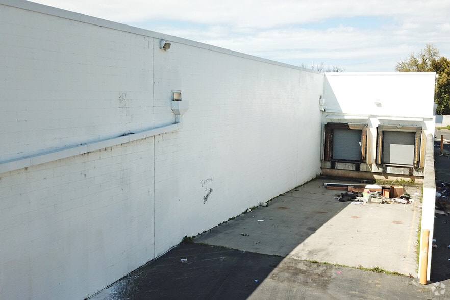 More Photos Of 2700 Sisk Rd, Modesto Freestanding For Lease