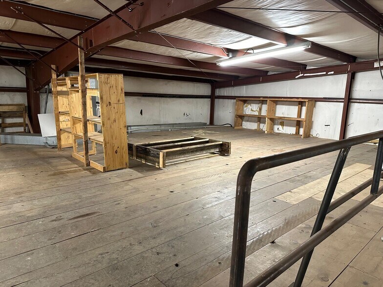 More Photos Of 27 Brians Way, Somerset Warehouse For Lease