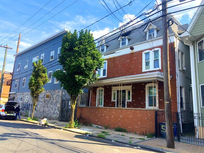 More Photos Of 300-302 Sussex Ave, Newark Apartments For Lease
