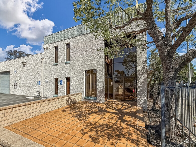 More Photos Of 8866 Laurel Canyon Blvd, Sun Valley Manufacturing For Sale