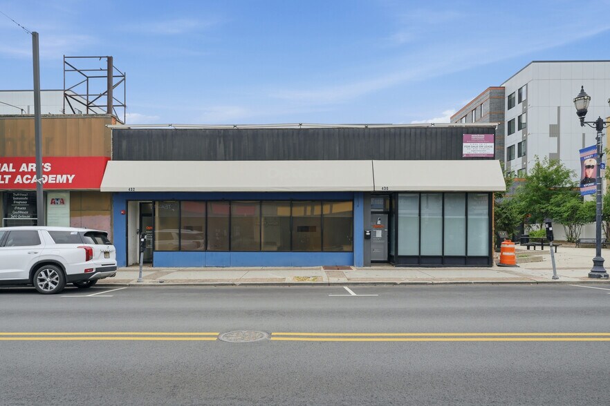 Primary Photo Of 430-432 Broadway, Bayonne Storefront For Lease