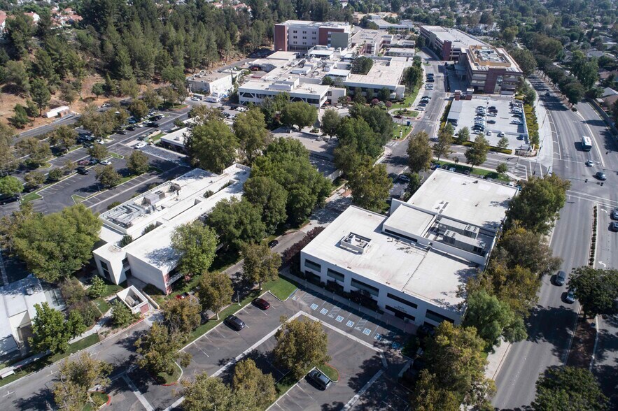 More Photos Of 23861 McBean Pky, Valencia Medical For Lease