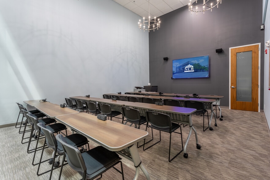 More Photos Of 101 S Elm St, Greensboro Office For Lease