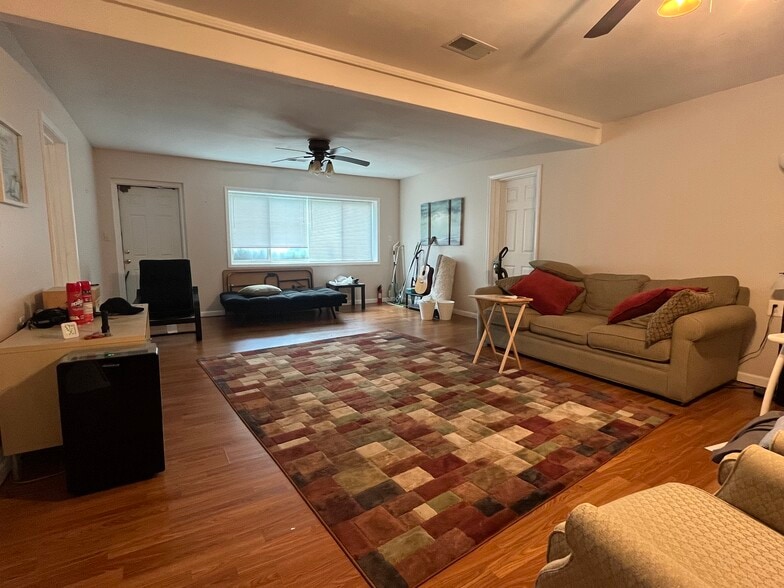 More Photos Of 109 Mission Dr, Vicksburg Religious Facility For Sale