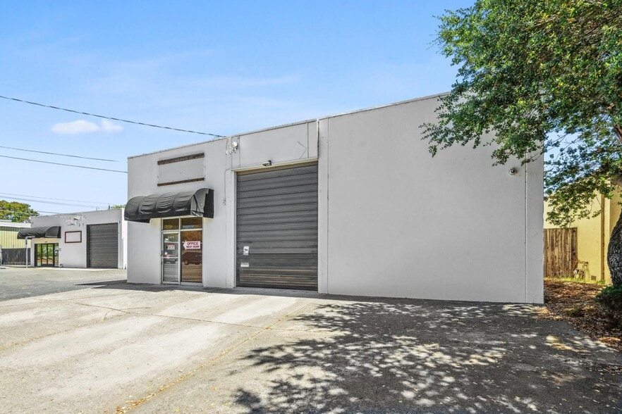 More Photos Of 2475 Bluebell Dr, Santa Rosa Industrial For Lease