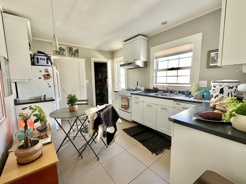 More Photos Of 158-164 E Blithedale Ave, Mill Valley Storefront Retail Residential For Sale