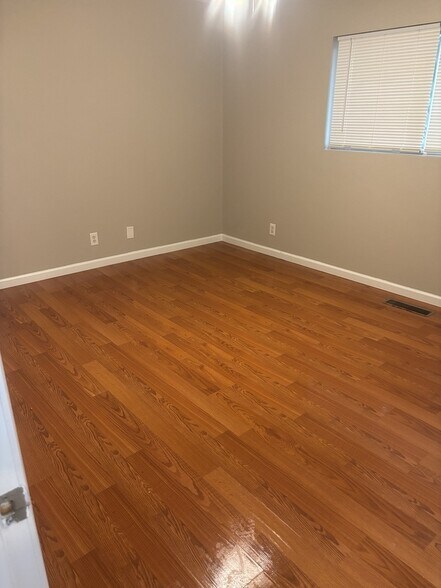 More Photos Of 944-944 Chadwick Dr, Kingsport Apartments For Sale