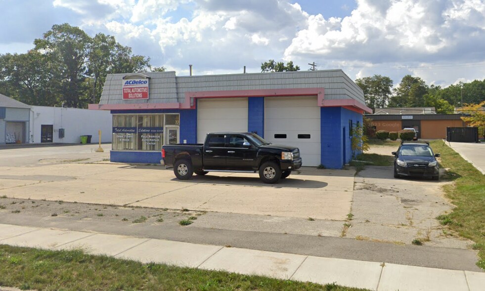 Primary Photo Of 712 S Garfield Ave, Traverse City Industrial For Sale