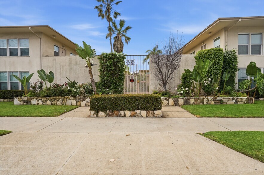 More Photos Of 3575 S Sepulveda Blvd, Los Angeles Apartments For Sale