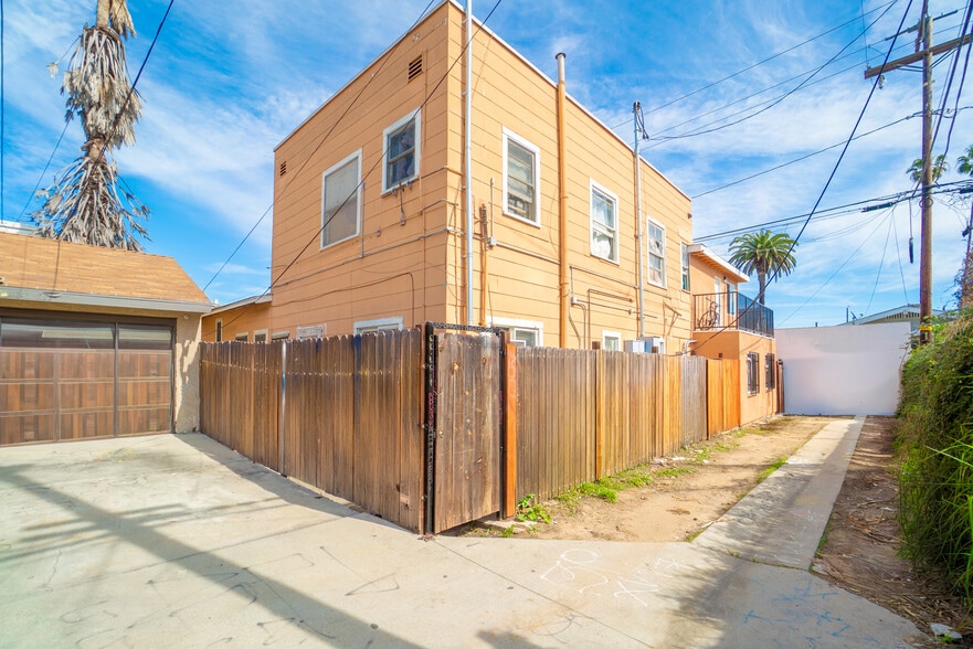 More Photos Of 426-430 E 17th St, Long Beach Apartments For Sale