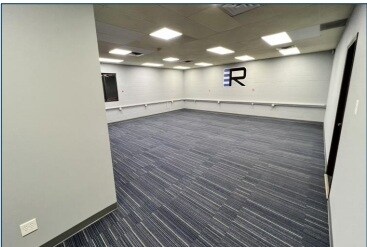 More Photos Of 7846-7862 W Central Ave, Toledo Showroom For Lease