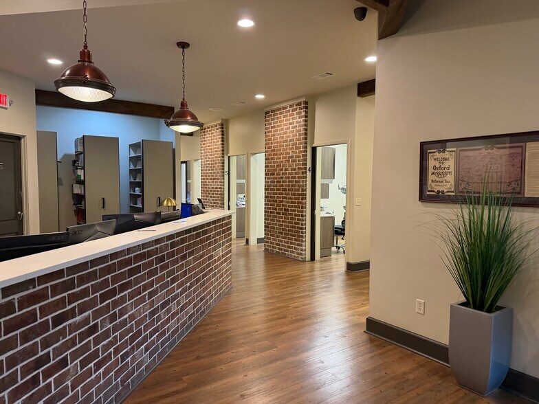 More Photos Of 2710 West Oxford Loop, Oxford Healthcare For Sale