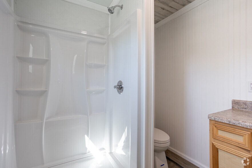 More Photos Of 1679 Atlanta Hwy SE, Statham Warehouse For Lease