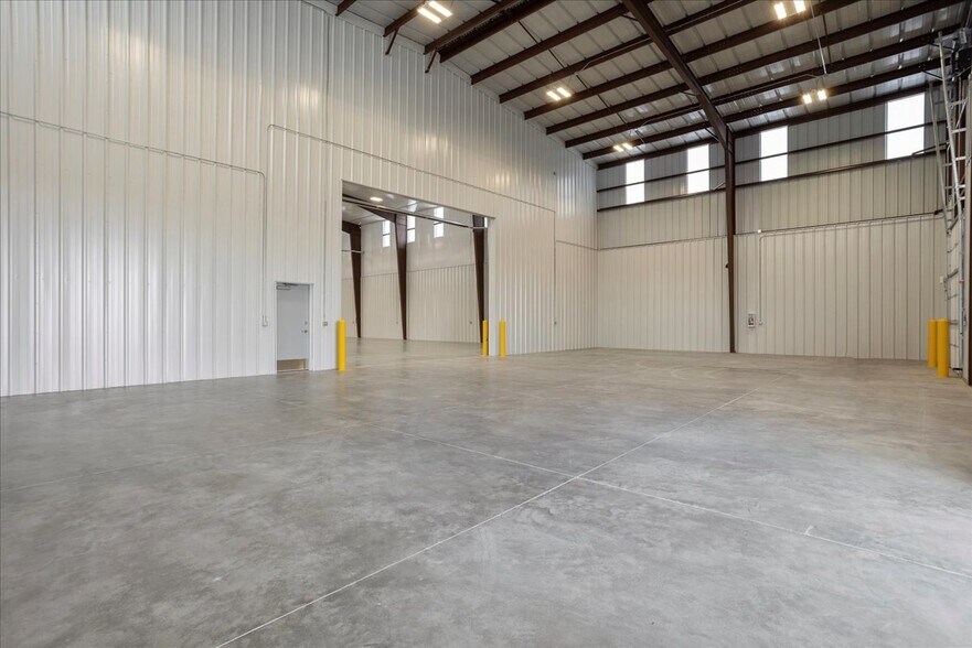 More Photos Of Mckinney Drive, Cheyenne Manufacturing For Lease