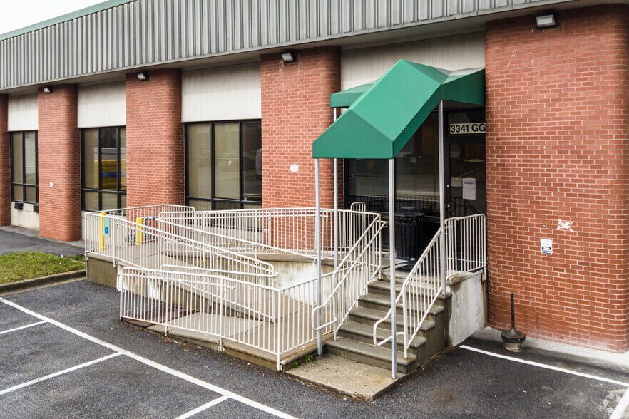 More Photos Of 3341 75th Ave, Landover Warehouse For Lease