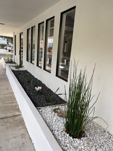 More Photos Of 1422 28th St, Sacramento Storefront Retail Office For Sale