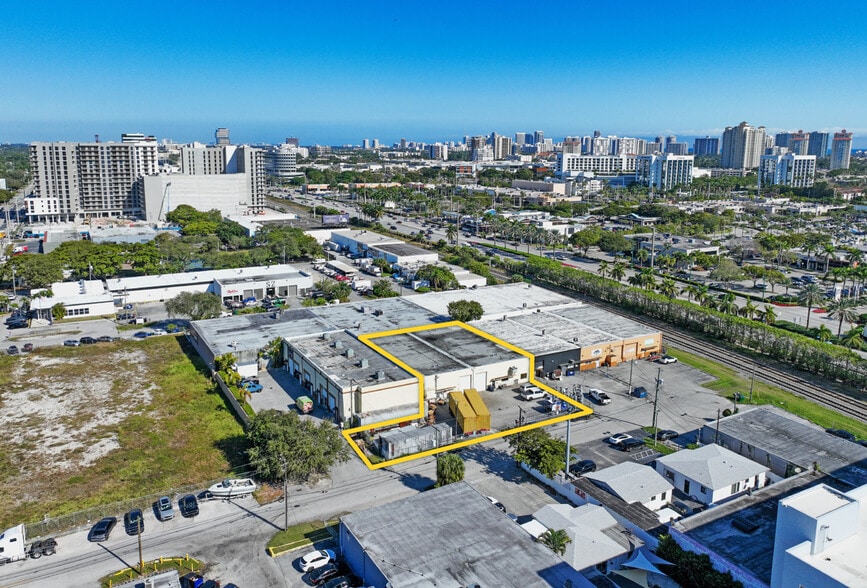 More Photos Of 2655 NE 188th St, Miami Warehouse For Lease