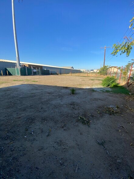 More Photos Of 1679 S O St, Tulare Light Manufacturing For Lease
