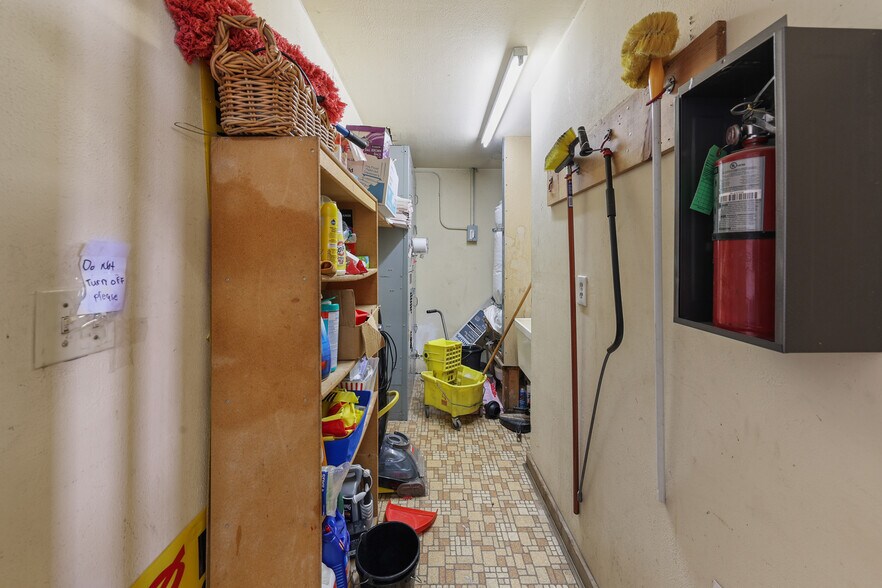 More Photos Of 1415 E Ramsey St, Banning Religious Facility For Lease