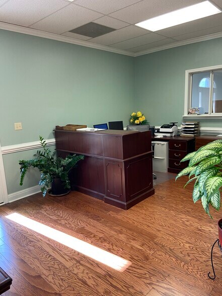 More Photos Of 1316 Hardwood Trl, Cordova Office For Lease