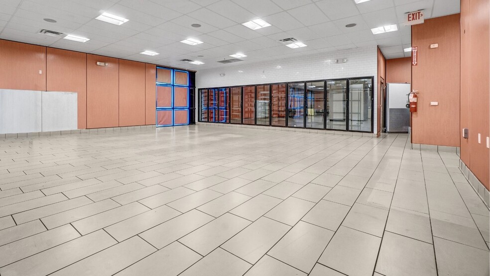 More Photos Of 6012 Edinger Ave, Huntington Beach Freestanding For Sale