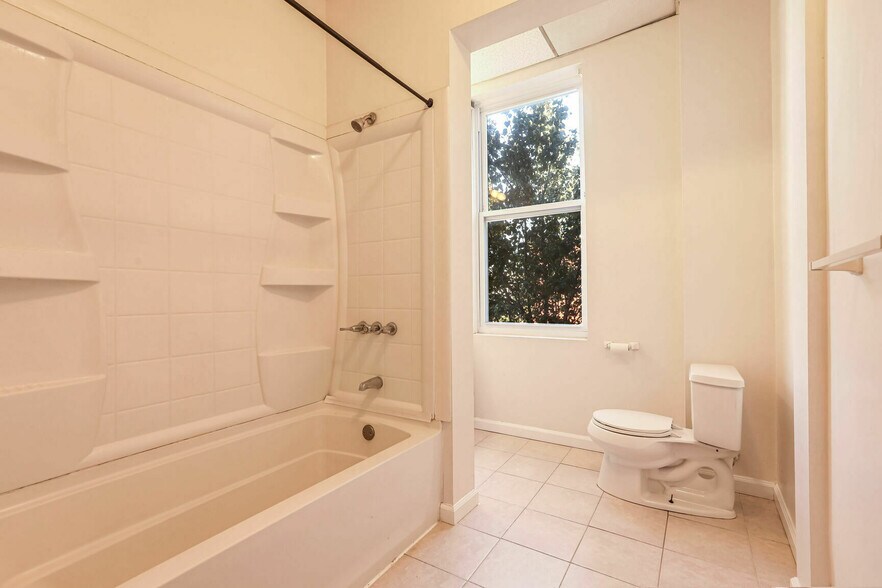 More Photos Of 2129 Charles St, Baltimore Storefront Retail Residential For Sale