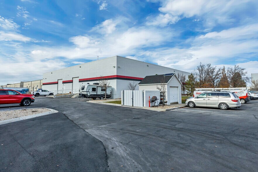 More Photos Of 3465 W 1500 S, Salt Lake City Office For Lease