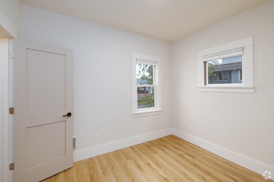 More Photos Of 2123 E James St, Seattle Apartments For Sale