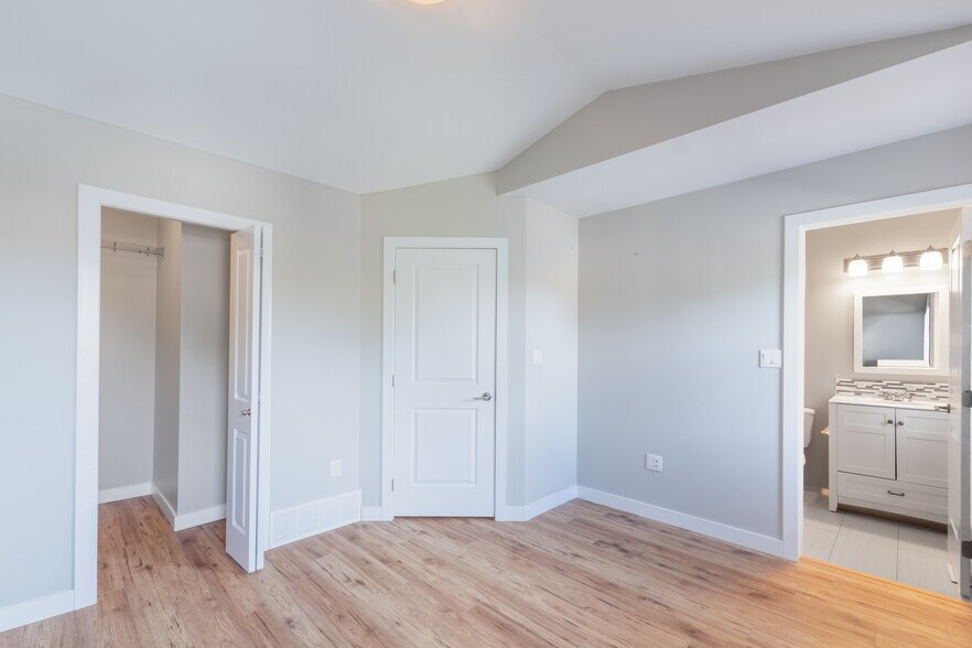 More Photos Of 10204-10210 113 Ave NW, Edmonton Apartments For Sale