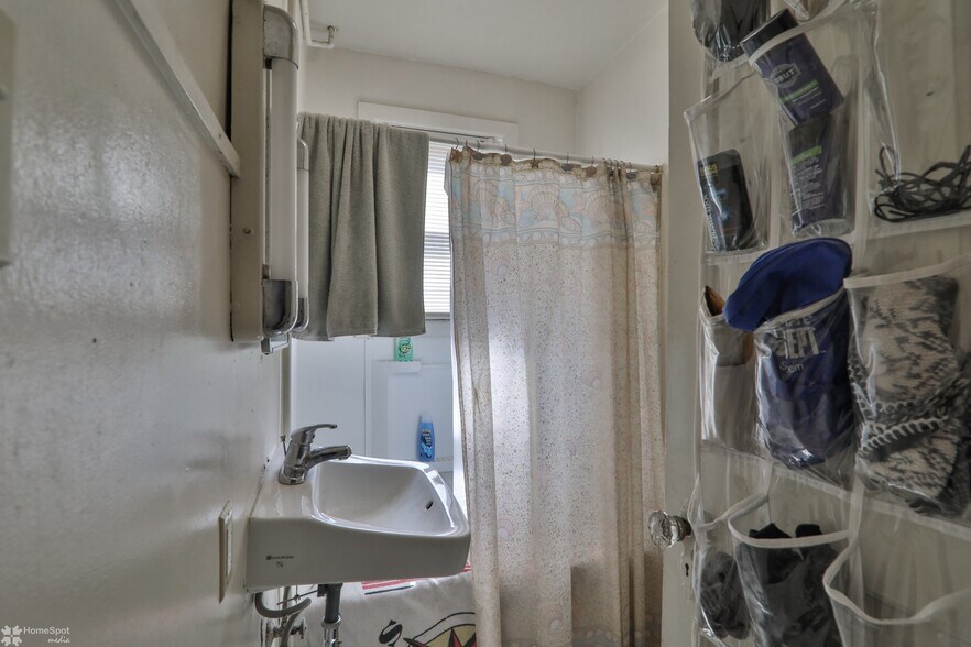 More Photos Of 1550 Warren St, Allentown Apartments For Sale