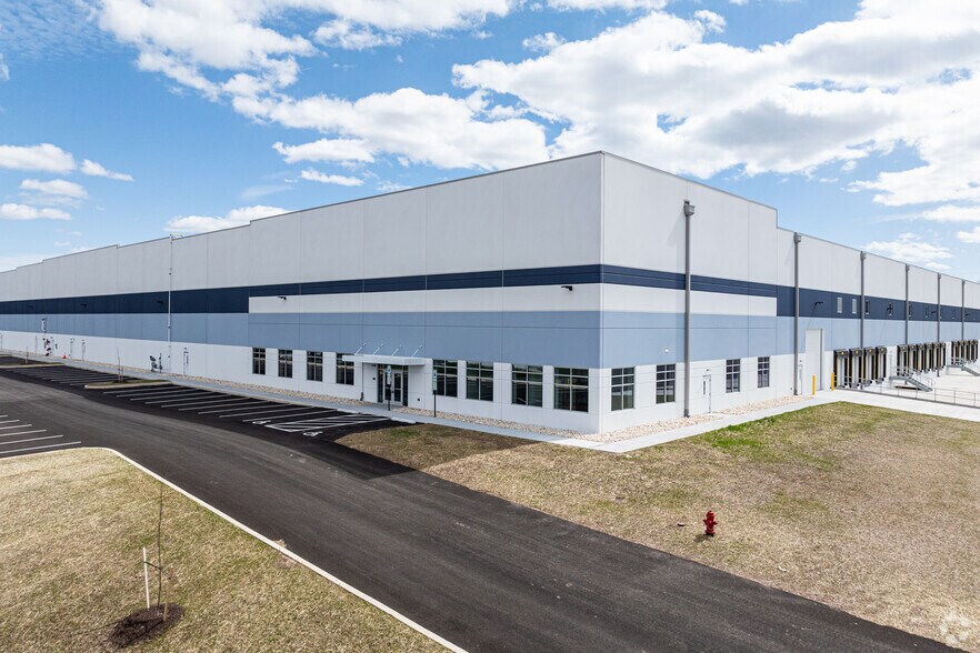 Primary Photo Of 60 Industrial Rd, Elizabethtown Distribution For Sale