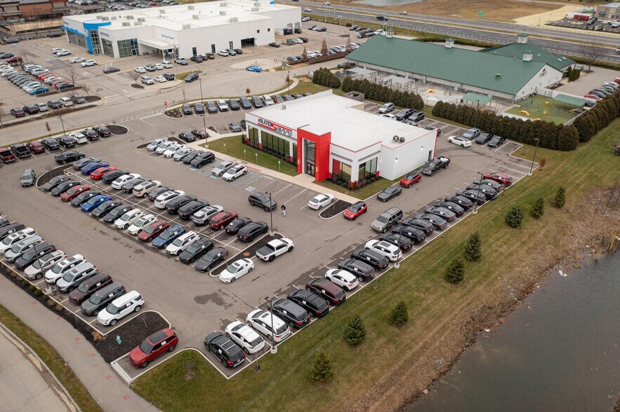 More Photos Of 9269 Park East Ct, Fishers Auto Dealership For Sale