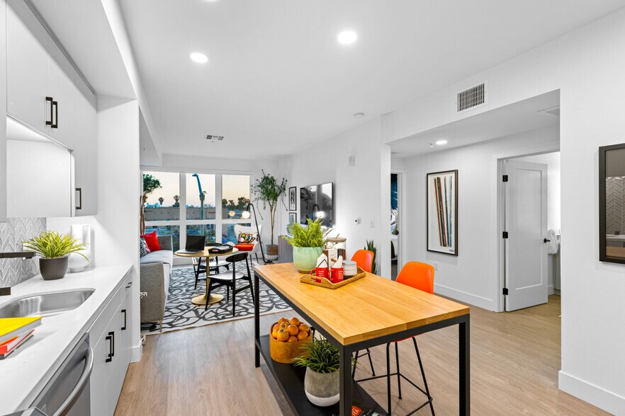 More Photos Of 4353 Park Blvd, San Diego Apartments For Lease