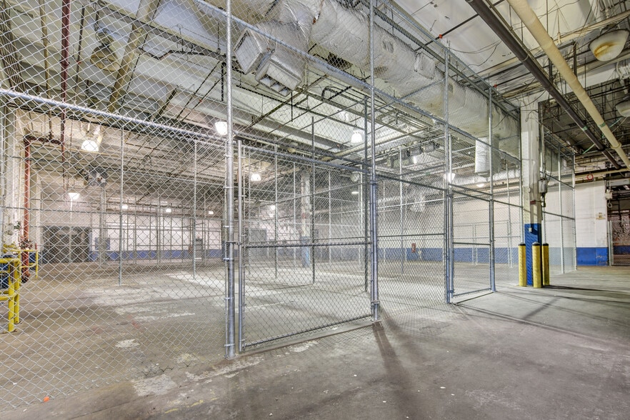 More Photos Of 3036 Gillespie St, Fayetteville Manufacturing For Lease