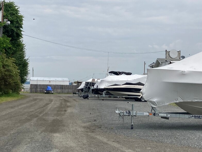 More Photos Of 6338 Riverview Dr, King George Marina For Lease