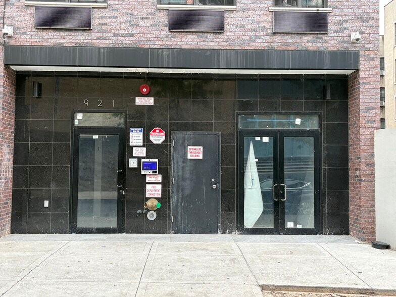 More Photos Of 921 Eagle Ave, Bronx Apartments For Lease
