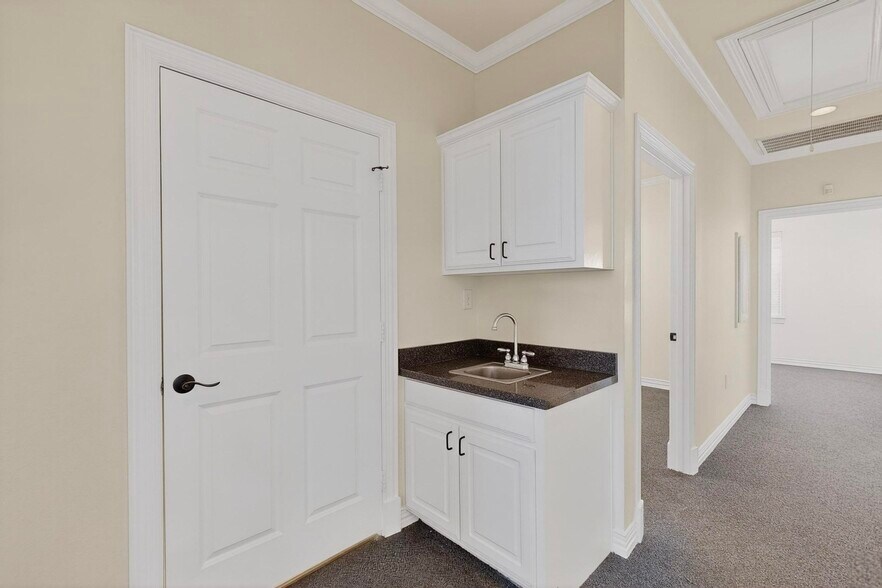 More Photos Of 2840 Keller Springs Rd, Carrollton Medical For Sale
