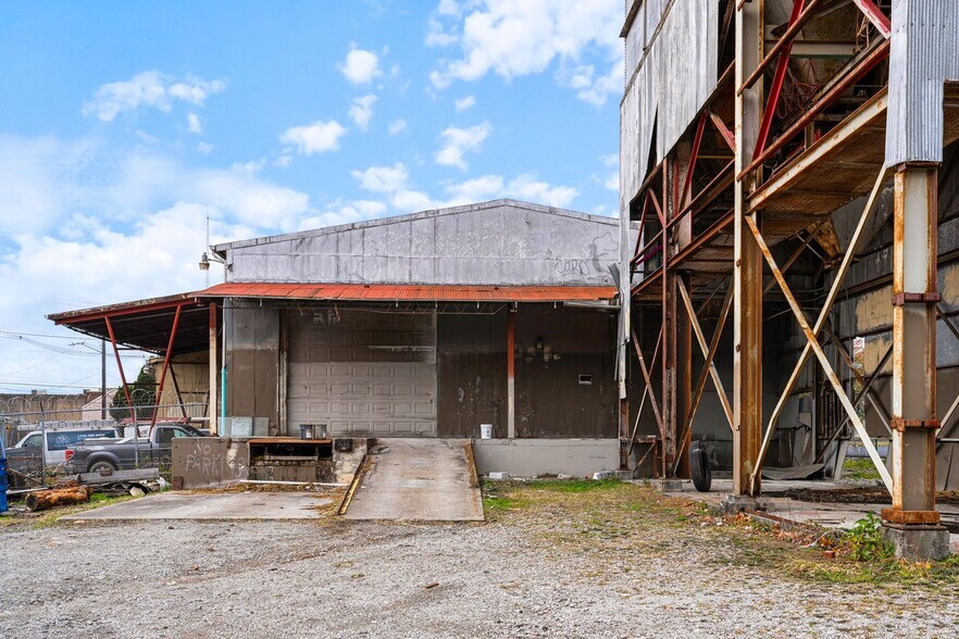 More Photos Of 335 Baxter Ave, Louisville Warehouse For Lease