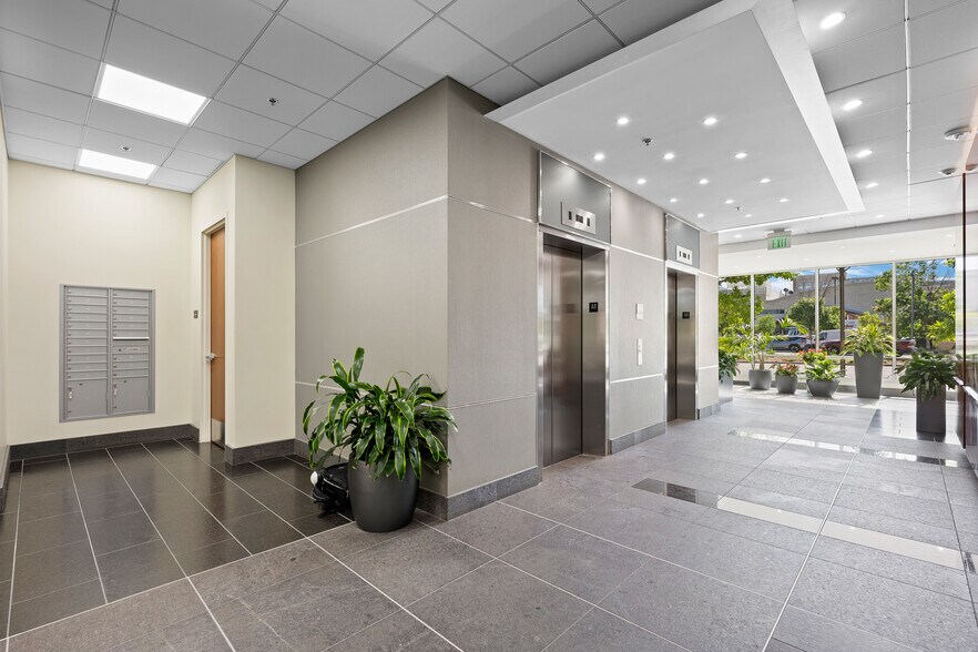 More Photos Of 101 University Blvd, Denver Office For Lease