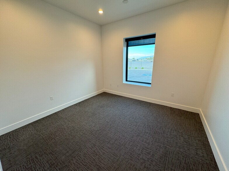 More Photos Of 687 N 2000 W, Springville Warehouse For Lease