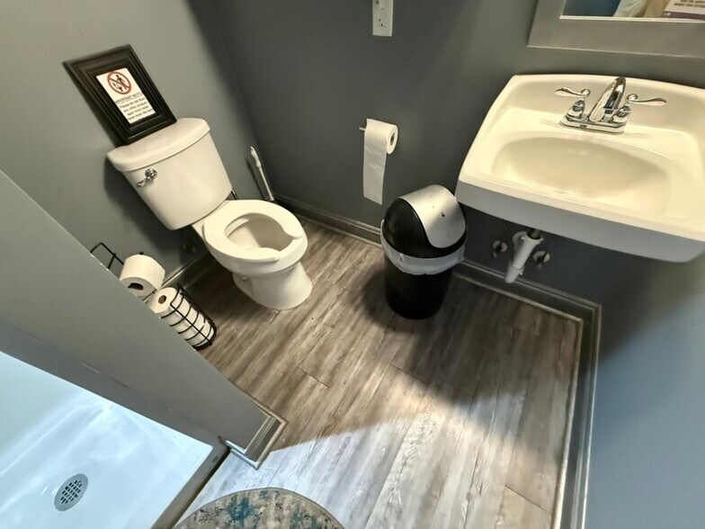 More Photos Of 2513 Dauphin St, Mobile Healthcare For Sale