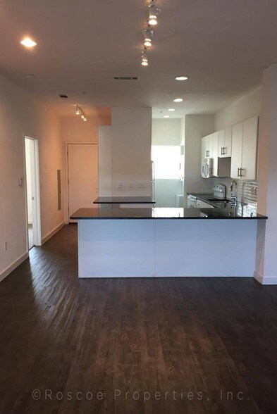 More Photos Of 1010 S Flores St, San Antonio Apartments For Lease