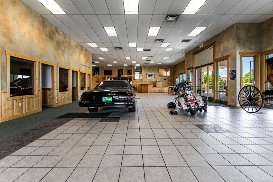 More Photos Of 562 S State St, Clearfield Auto Dealership For Sale